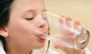 Apa iti influenteaza sanatatea. Afla cum o poti imbunatati