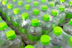 De ce apa imbuteliata in PET nu este o solutie sustenabila?